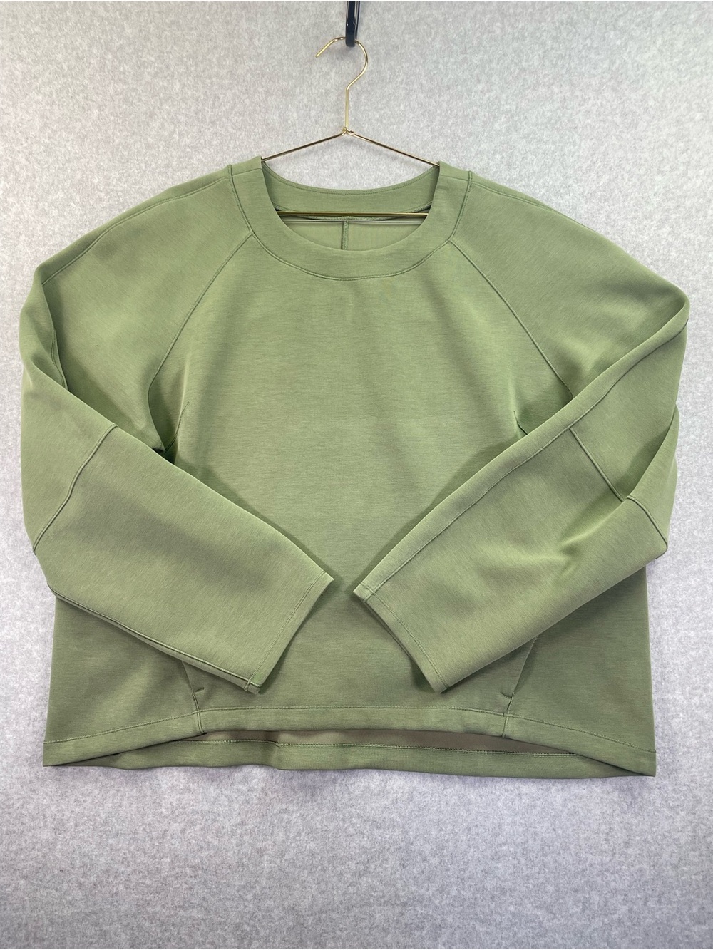 Lululemon AirWrap Modal Crew *Green Twill